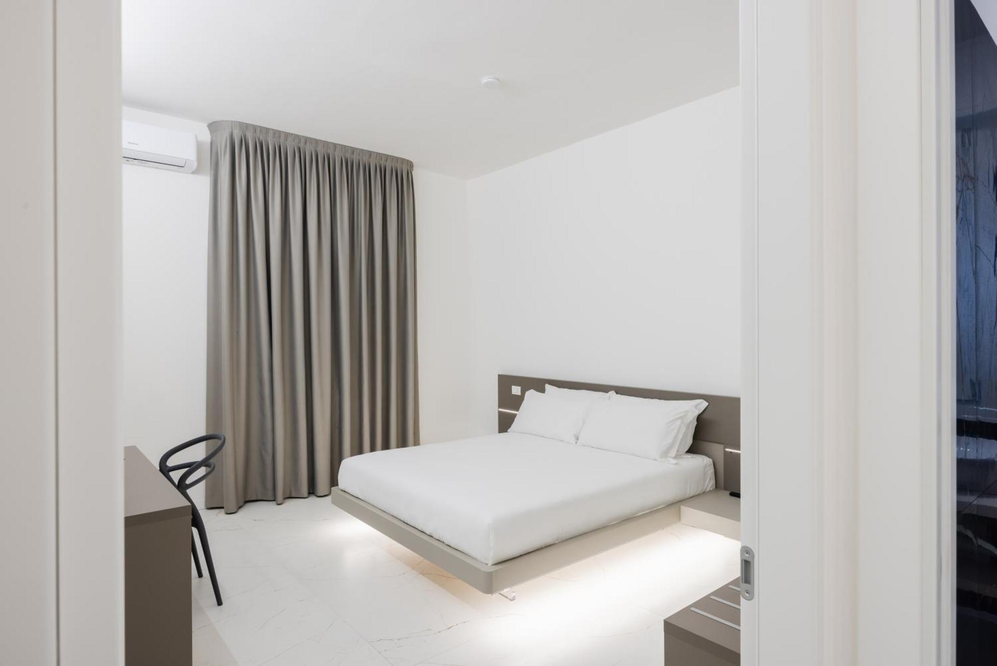 Excelsior Station Suite Болонья Екстер'єр фото