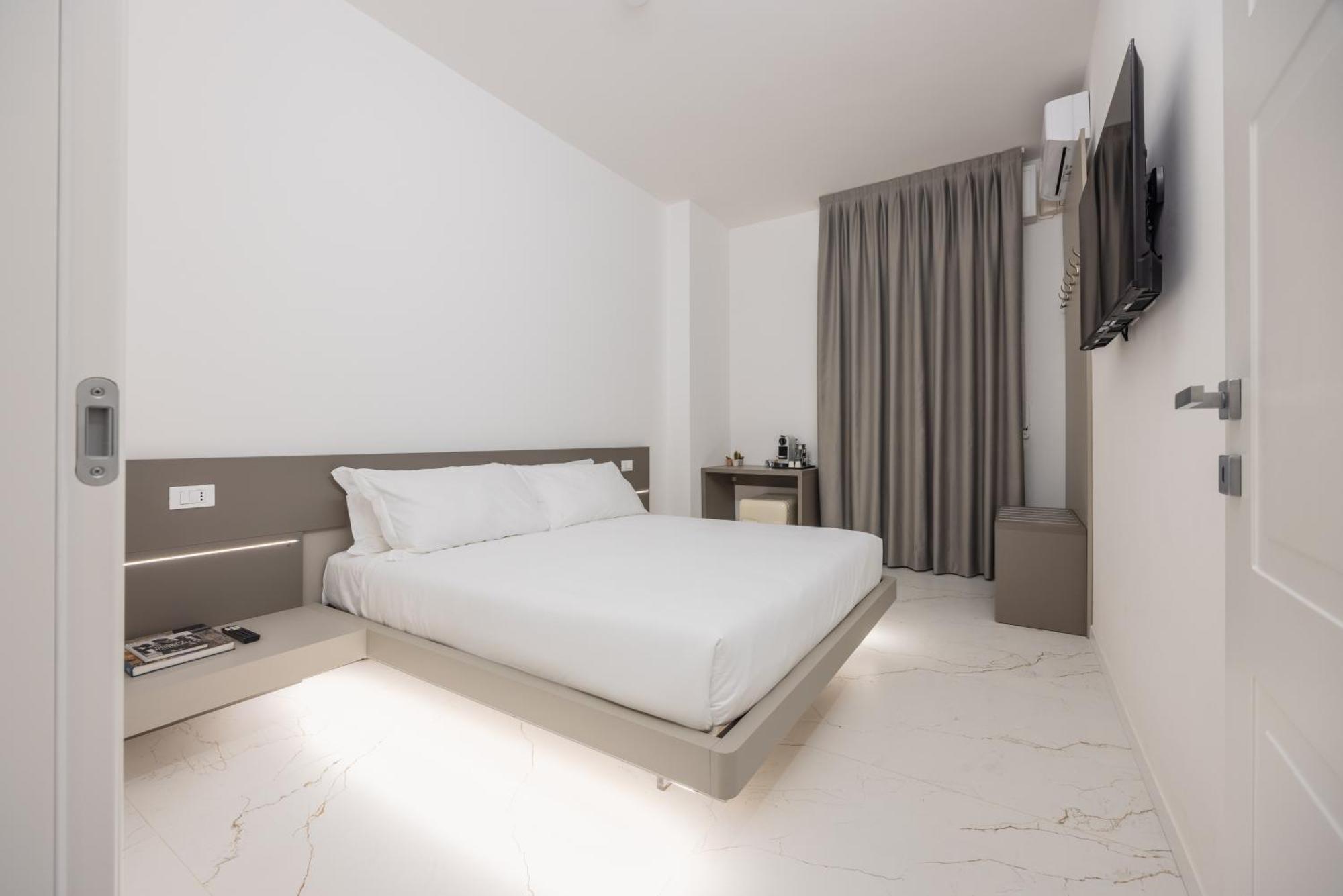 Excelsior Station Suite Болонья Екстер'єр фото