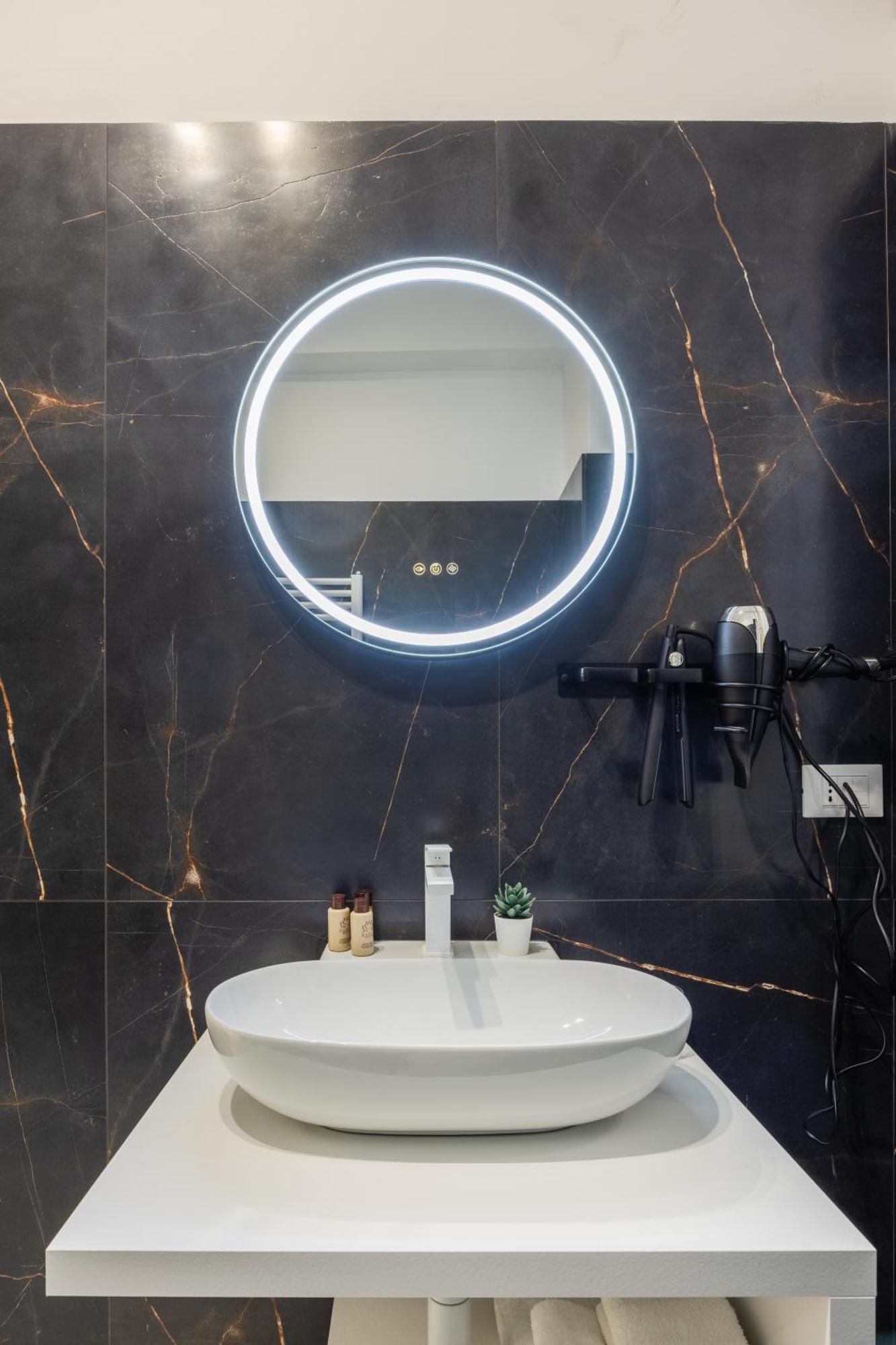 Excelsior Station Suite Болонья Екстер'єр фото