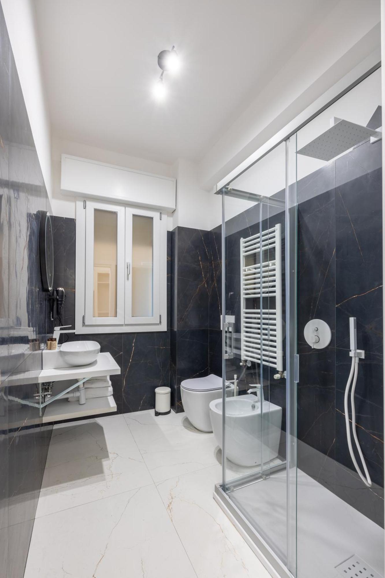 Excelsior Station Suite Болонья Екстер'єр фото