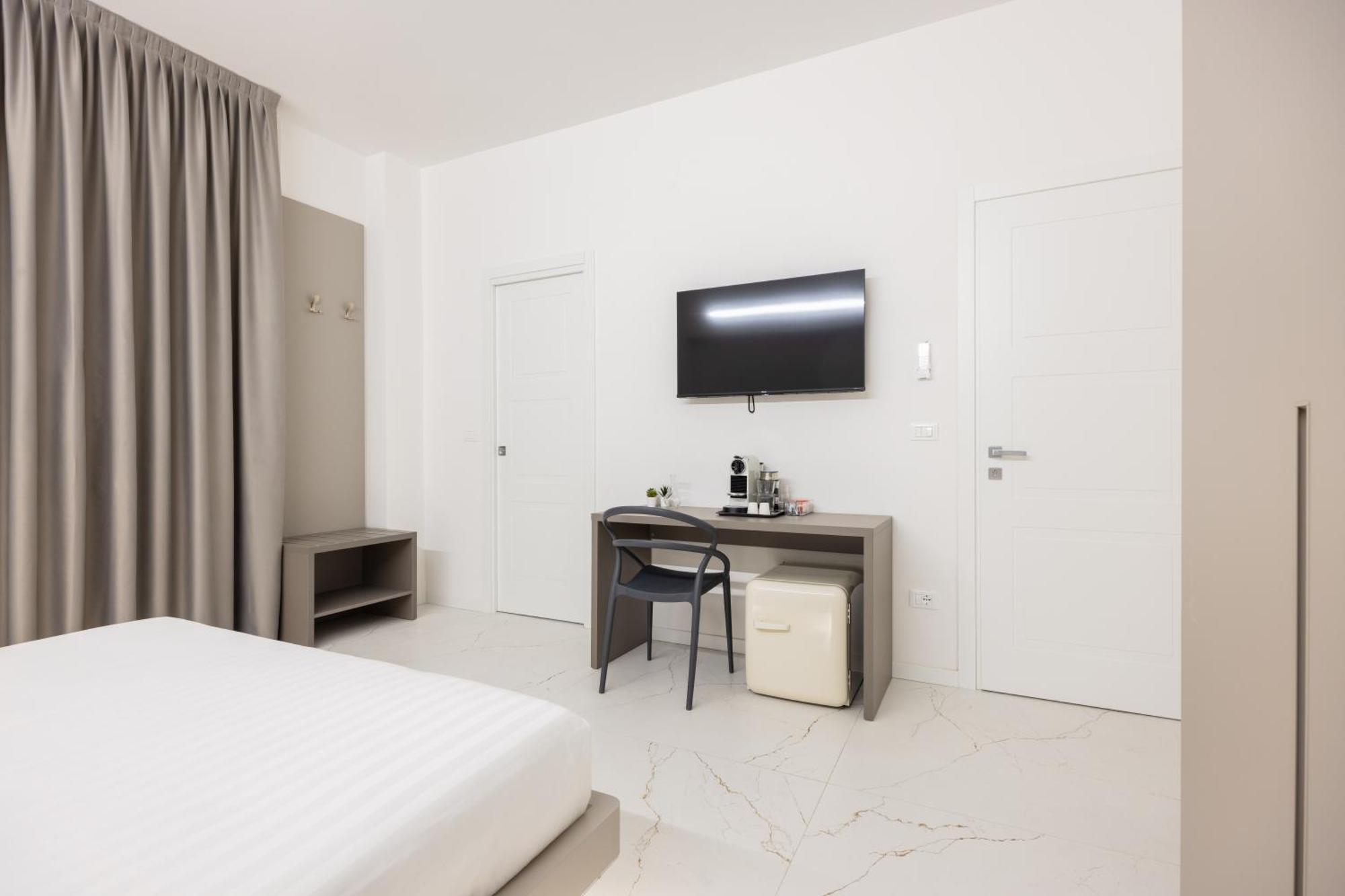 Excelsior Station Suite Болонья Екстер'єр фото