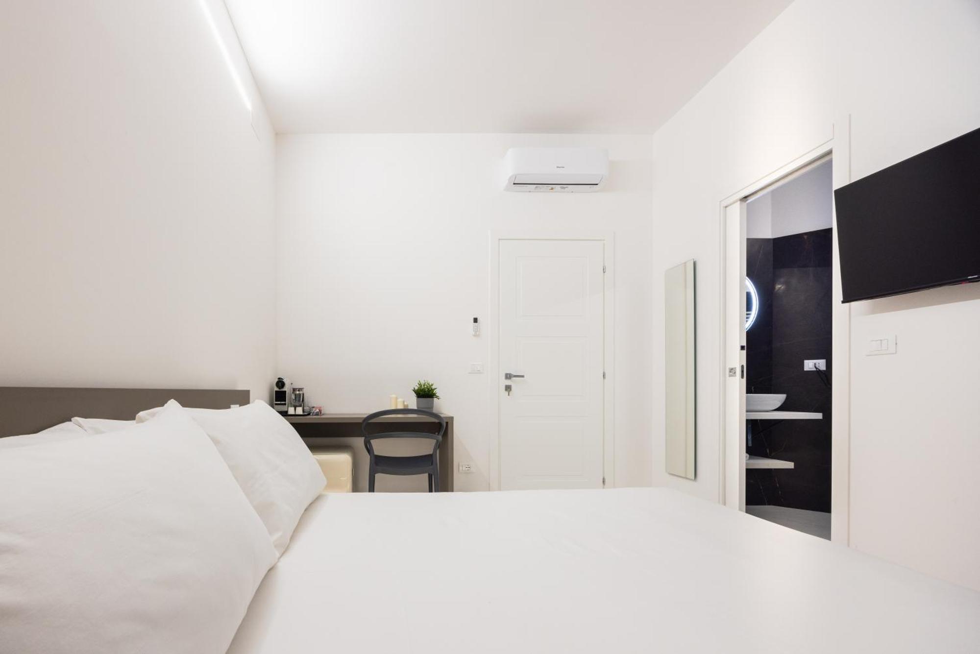 Excelsior Station Suite Болонья Екстер'єр фото