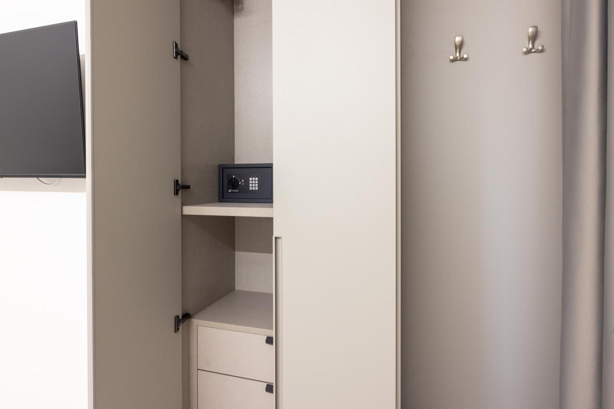 Excelsior Station Suite Болонья Екстер'єр фото