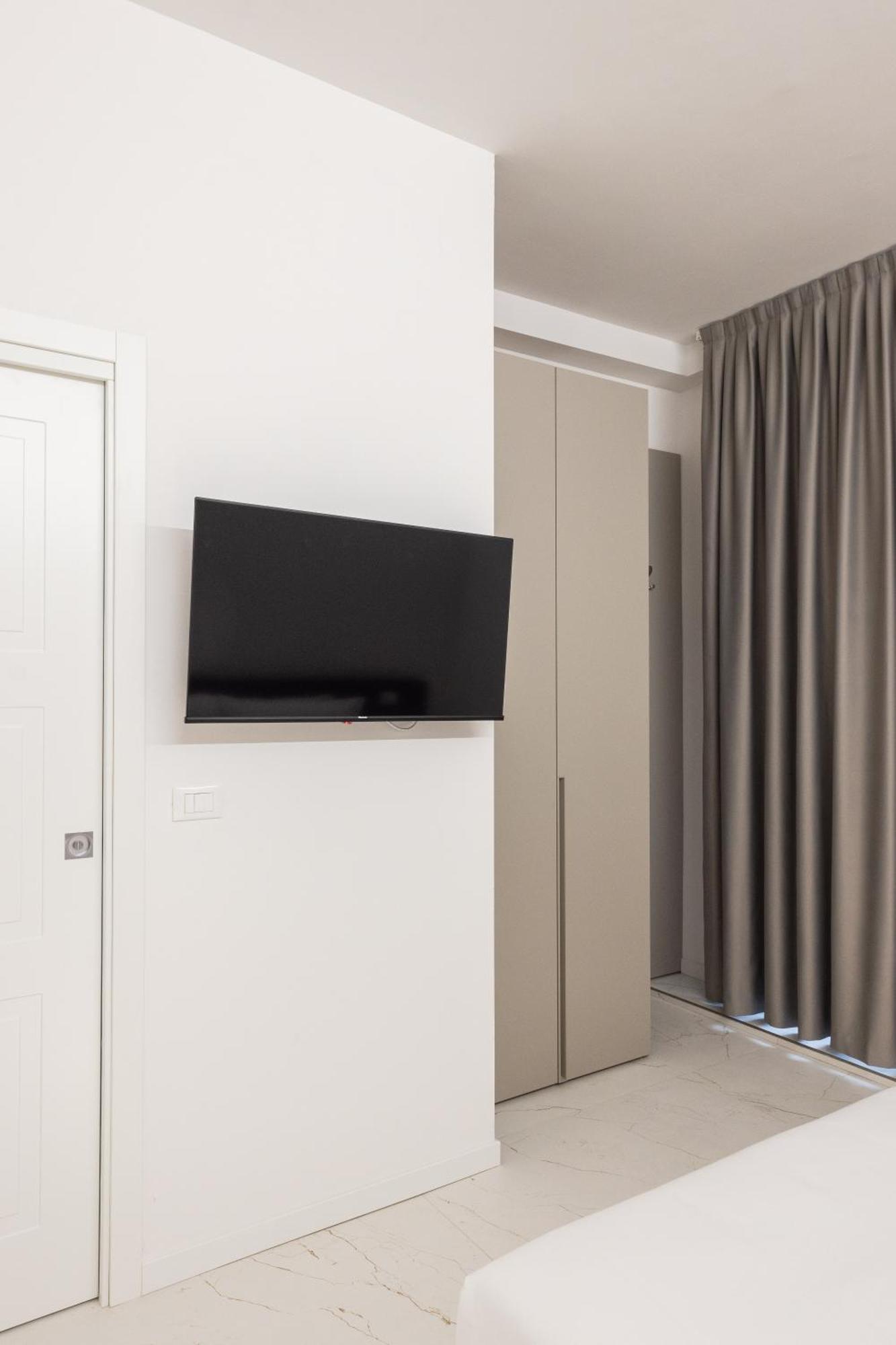 Excelsior Station Suite Болонья Екстер'єр фото