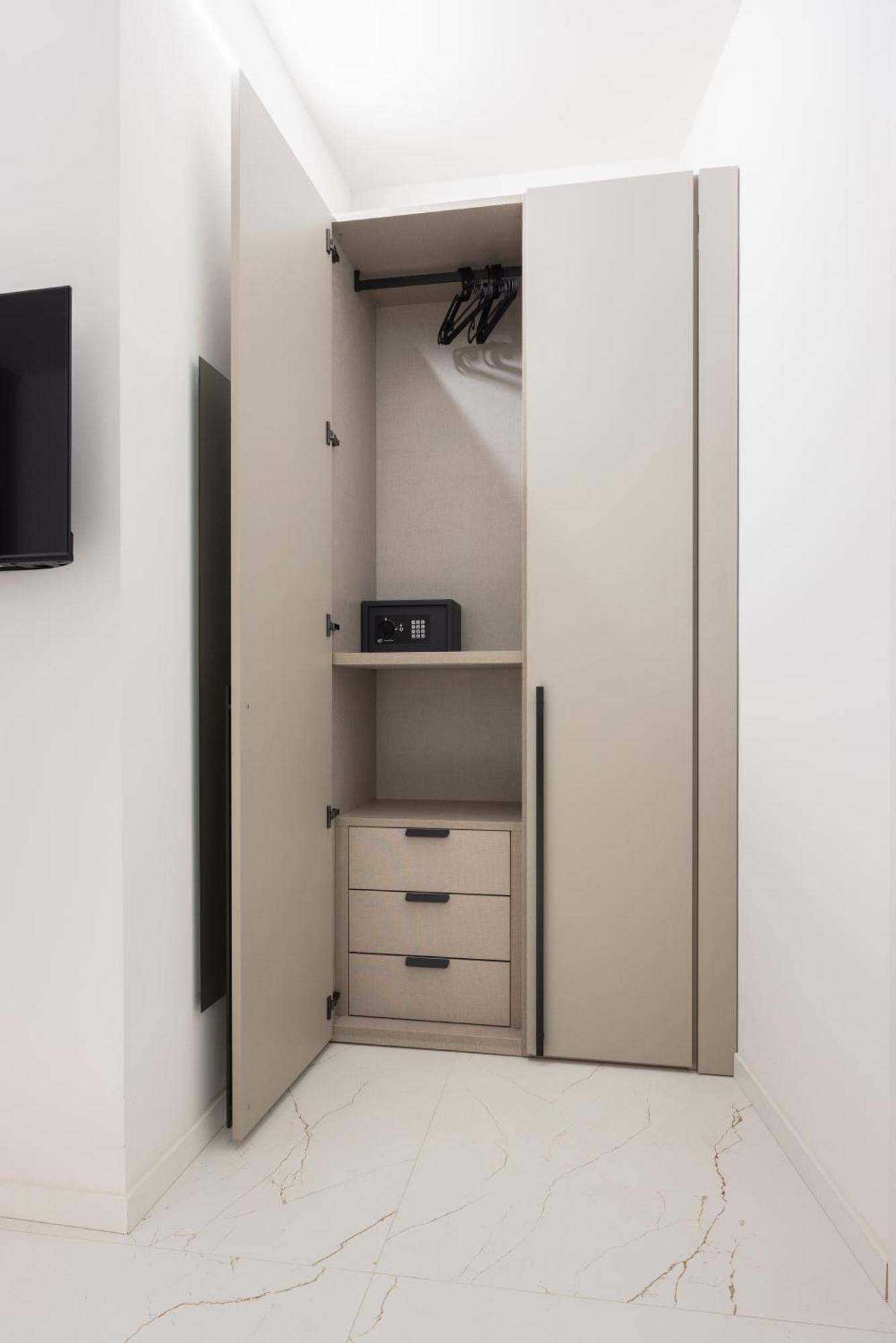 Excelsior Station Suite Болонья Екстер'єр фото