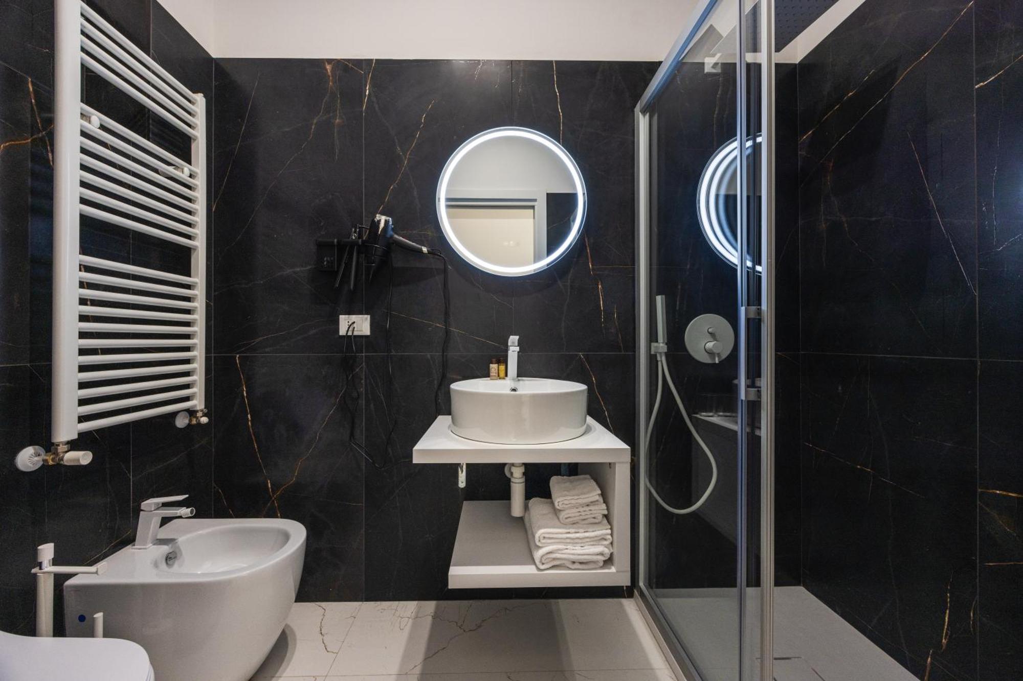Excelsior Station Suite Болонья Екстер'єр фото