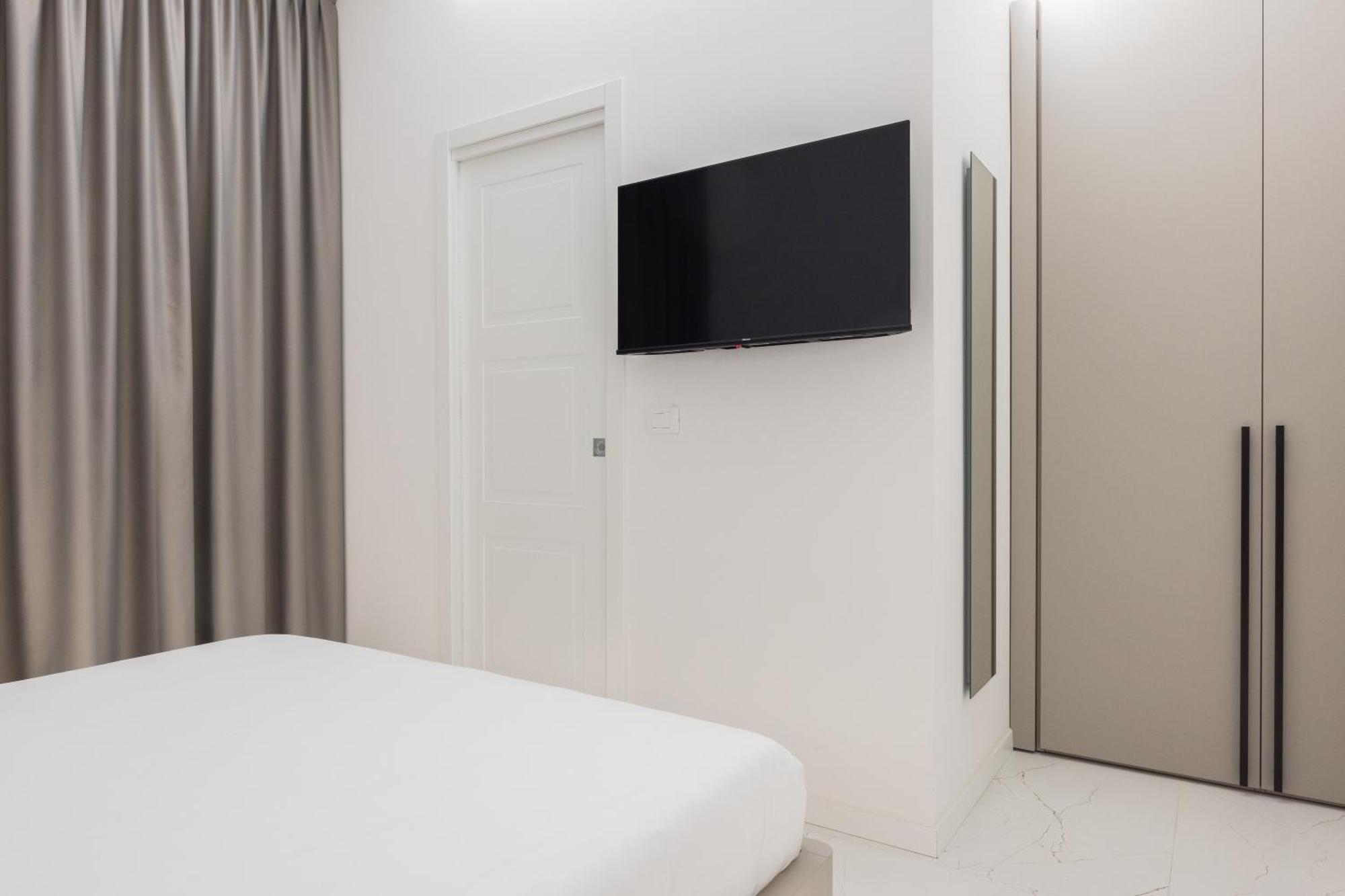 Excelsior Station Suite Болонья Екстер'єр фото